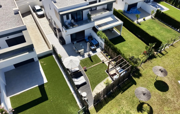 Blizniaki na sprzedaż w Oasis22, Estepona Wschodnia