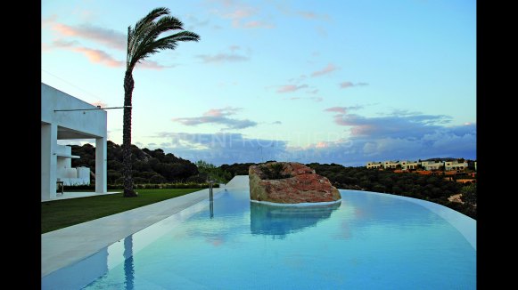The White Stone Villa with Panoramic Views in Almenara Golf, Sotogrande Alto