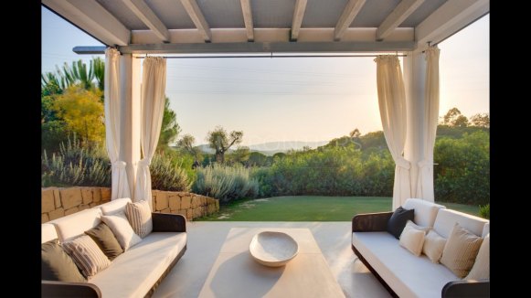 The White Stone Villa with Panoramic Views in Almenara Golf, Sotogrande Alto