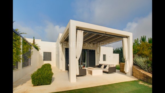 The White Stone Villa with Panoramic Views in Almenara Golf, Sotogrande Alto