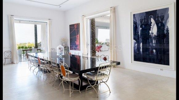 The White Stone Villa with Panoramic Views in Almenara Golf, Sotogrande Alto