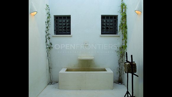 The White Stone Villa with Panoramic Views in Almenara Golf, Sotogrande Alto