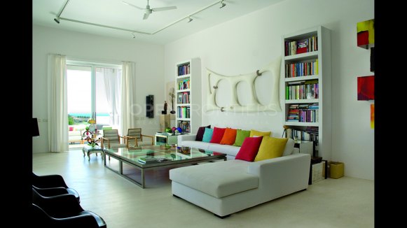 The White Stone Villa with Panoramic Views in Almenara Golf, Sotogrande Alto