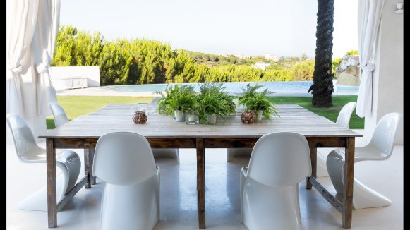 The White Stone Villa with Panoramic Views in Almenara Golf, Sotogrande Alto