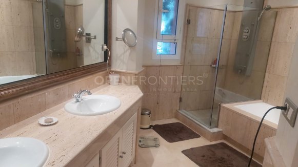 Luxury Penthouse with Stunning Marina and Sea Views in Sotogrande