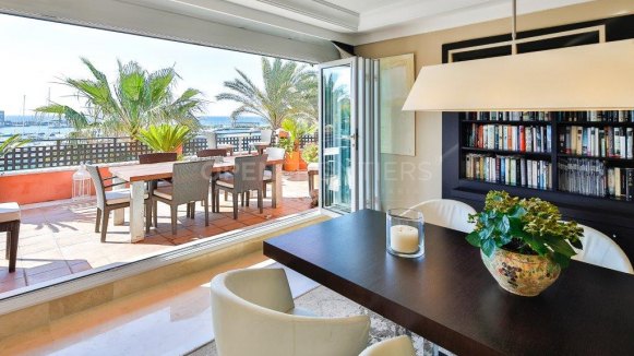 Luxury Penthouse with Stunning Marina and Sea Views in Sotogrande