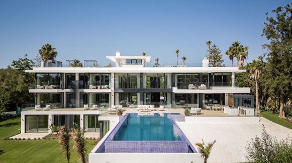 Villa en venta en Reyes y Reinas, Sotogrande Costa