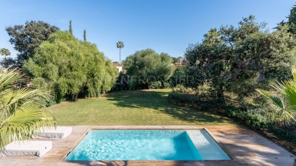 Villa KOA de Lago Architects: New build villa for sale in Sotogrande Costa