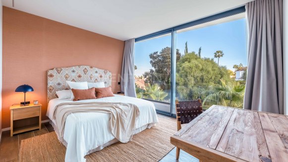 Villa KOA de Lago Architects: New build villa for sale in Sotogrande Costa