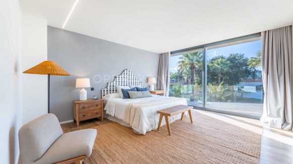 Villa KOA de Lago Architects: New build villa for sale in Sotogrande Costa