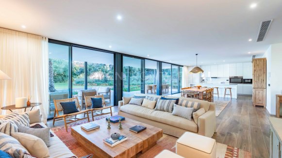 Villa KOA de Lago Architects: New build villa for sale in Sotogrande Costa