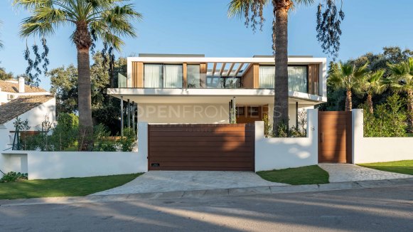 Villa KOA de Lago Architects: New build villa for sale in Sotogrande Costa