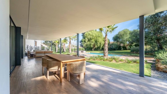 Villa KOA de Lago Architects: New build villa for sale in Sotogrande Costa