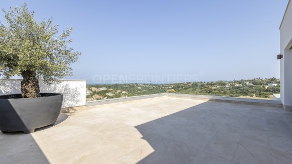 Nieuwbouwvilla met spectaculair uitzicht op zee en golf in Sotogrande Alto