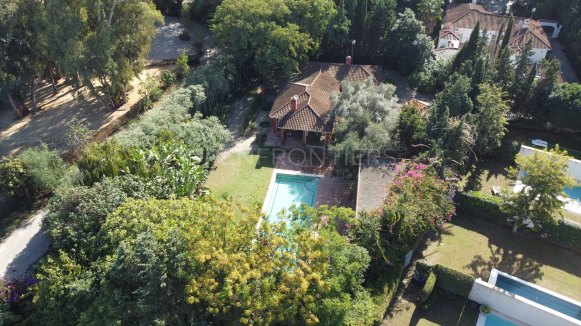 Villa à vendre en Reyes y Reinas, Sotogrande Costa