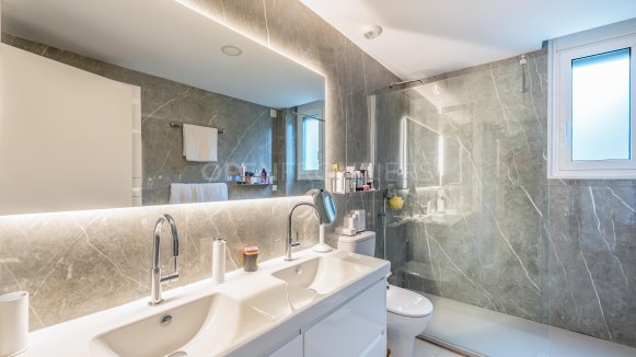 Luxury Senda Chica Apartment for Sale in La Reserva Sotogrande