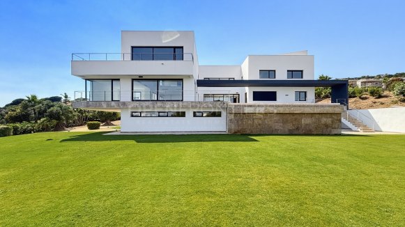 Villa Magnolia: Luxury Villa for Sale in La Reserva, Sotogrande