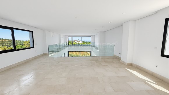 Villa Magnolia: Luxury Villa for Sale in La Reserva, Sotogrande