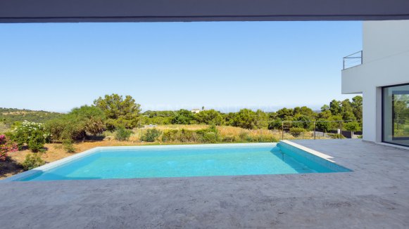 Villa Magnolia: Luxury Villa for Sale in La Reserva, Sotogrande