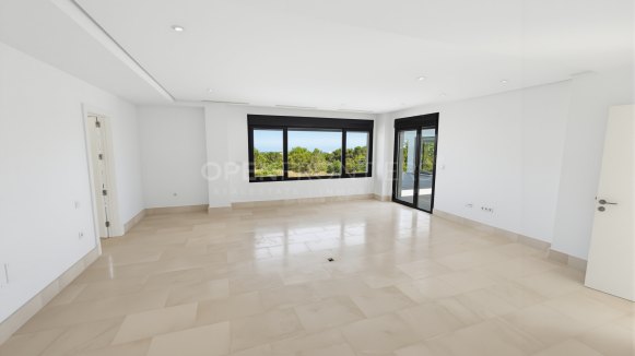 Villa Magnolia: Luxury Villa for Sale in La Reserva, Sotogrande