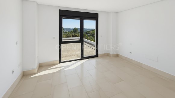 Villa Magnolia: Luxury Villa for Sale in La Reserva, Sotogrande