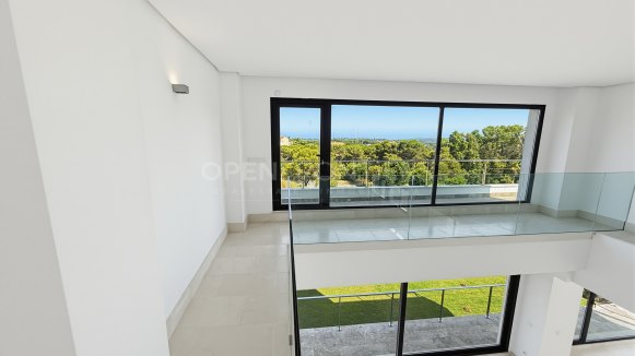 Villa Magnolia: Luxury Villa for Sale in La Reserva, Sotogrande