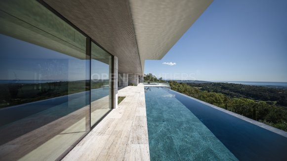 Villa te koop in La Reserva, Sotogrande
