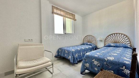 LACASITOS Sotogrande – Renovated First Line Beach Home in Kings & Queens