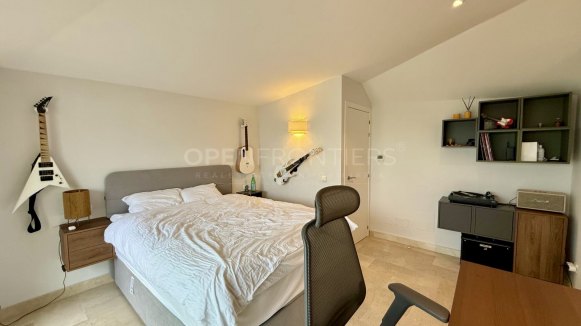 Modern Marina-Front Duplex Penthouse with Panoramic Views in Isla Tortuga, Sotogrande Port