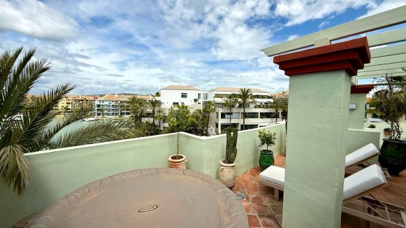 Modern Marina-Front Duplex Penthouse with Panoramic Views in Isla Tortuga, Sotogrande Port