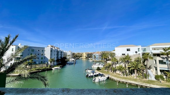 Modern Marina-Front Duplex Penthouse with Panoramic Views in Isla Tortuga, Sotogrande Port