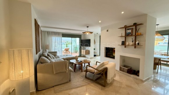Modern Marina-Front Duplex Penthouse with Panoramic Views in Isla Tortuga, Sotogrande Port