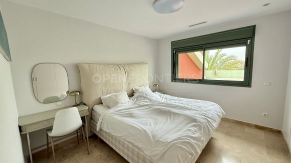 Modern Marina-Front Duplex Penthouse with Panoramic Views in Isla Tortuga, Sotogrande Port