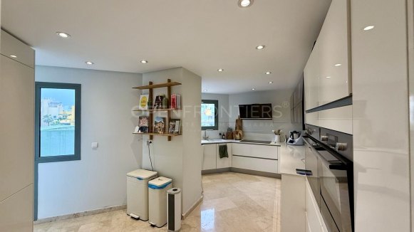Modern Marina-Front Duplex Penthouse with Panoramic Views in Isla Tortuga, Sotogrande Port