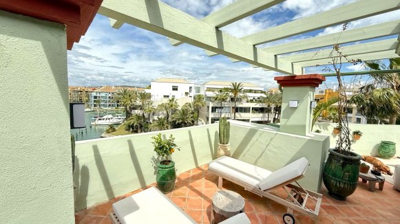 Modern Marina-Front Duplex Penthouse with Panoramic Views in Isla Tortuga, Sotogrande Port