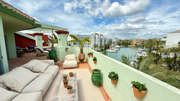 Modern Marina-Front Duplex Penthouse with Panoramic Views in Isla Tortuga, Sotogrande Port