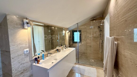 Modern Marina-Front Duplex Penthouse with Panoramic Views in Isla Tortuga, Sotogrande Port