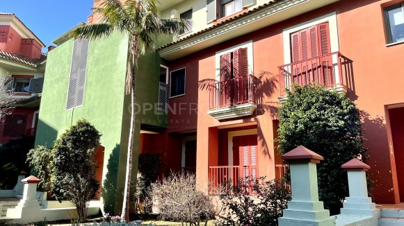 Modern Marina-Front Duplex Penthouse with Panoramic Views in Isla Tortuga, Sotogrande Port