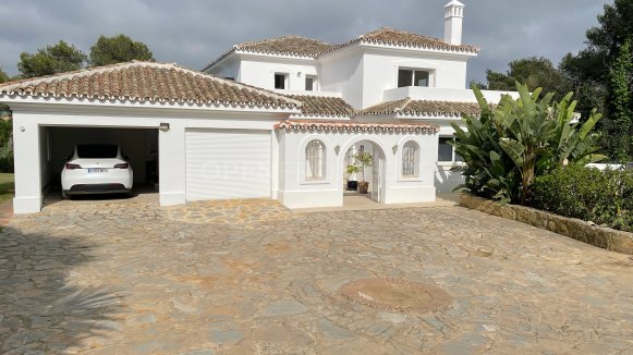 Villa de golf en première ligne à vendre à Sotogrande – Vue sur Valderrama