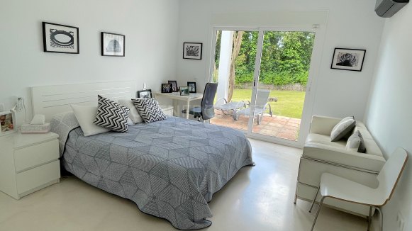Villa de golf en première ligne à vendre à Sotogrande – Vue sur Valderrama
