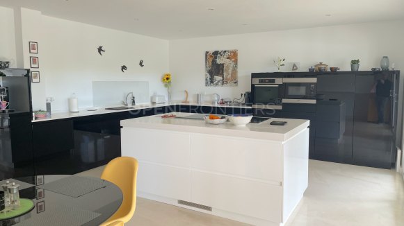 Villa de golf en première ligne à vendre à Sotogrande – Vue sur Valderrama