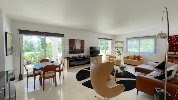 Villa de golf en première ligne à vendre à Sotogrande – Vue sur Valderrama