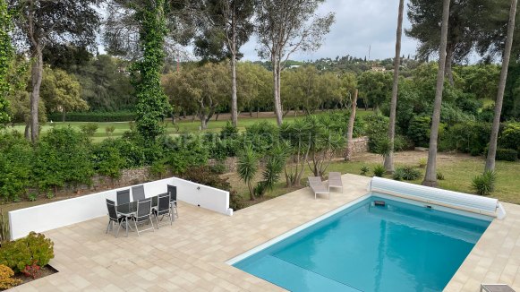 Villa de golf en première ligne à vendre à Sotogrande – Vue sur Valderrama