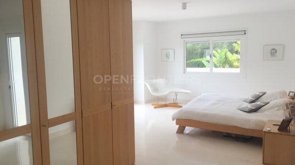 Villa de golf en première ligne à vendre à Sotogrande – Vue sur Valderrama