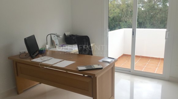 Villa de golf en première ligne à vendre à Sotogrande – Vue sur Valderrama