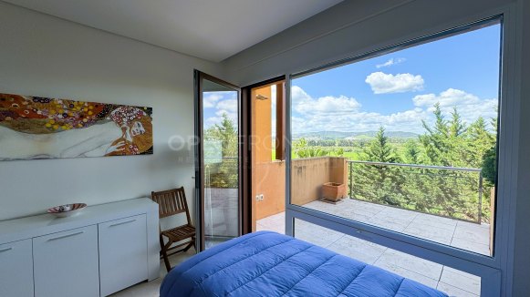 Exceptional 4-bedroom apartment with sea views in Ribera del Marlin, Sotogrande