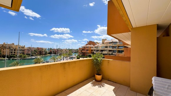 Exceptional 4-bedroom apartment with sea views in Ribera del Marlin, Sotogrande