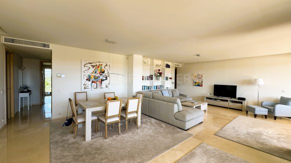 Exceptional 4-bedroom apartment with sea views in Ribera del Marlin, Sotogrande