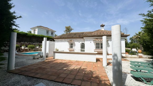Charming Villa for Sale in Zona B, Sotogrande Costa