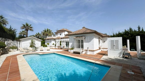Charming Villa for Sale in Zona B, Sotogrande Costa